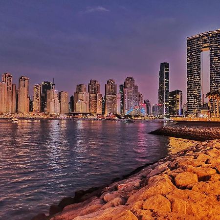 Seaview Beach Hostel Jbr - Walk To Beach - Gym - Pool - Metro Station Dubai Exteriör bild