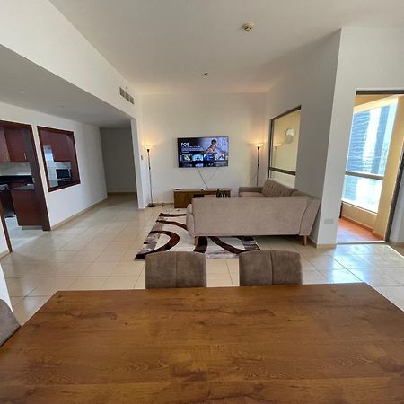 Seaview Beach Hostel Jbr - Walk To Beach - Gym - Pool - Metro Station Dubai Exteriör bild