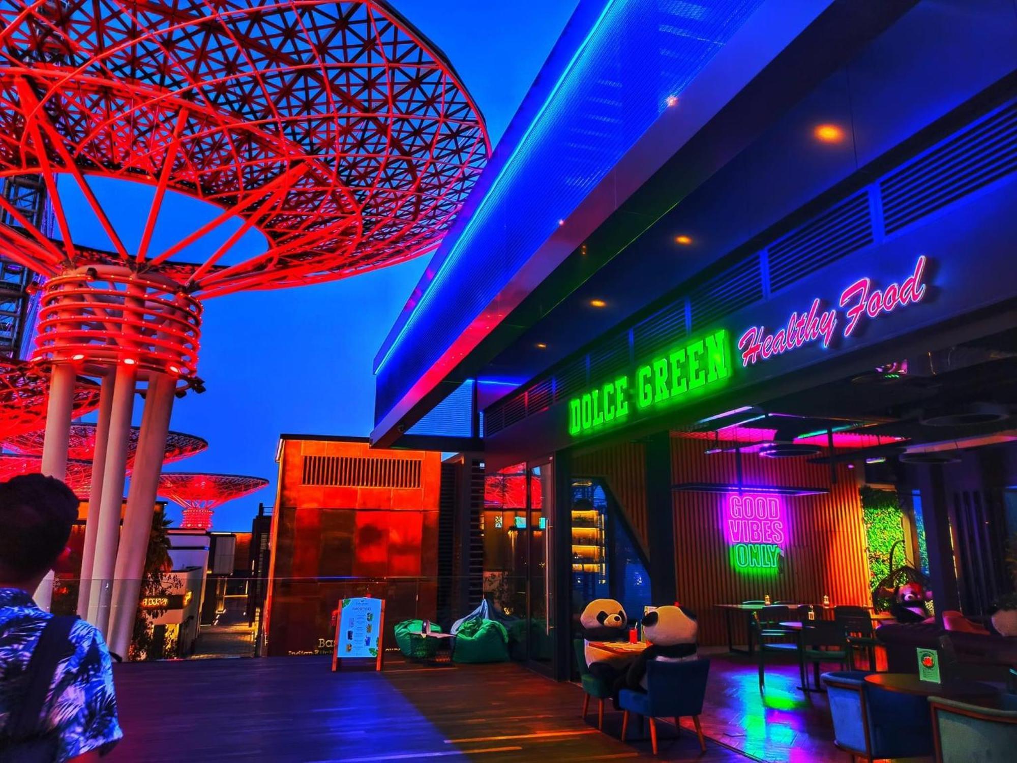 Seaview Beach Hostel Jbr - Walk To Beach - Gym - Pool - Metro Station Dubai Exteriör bild
