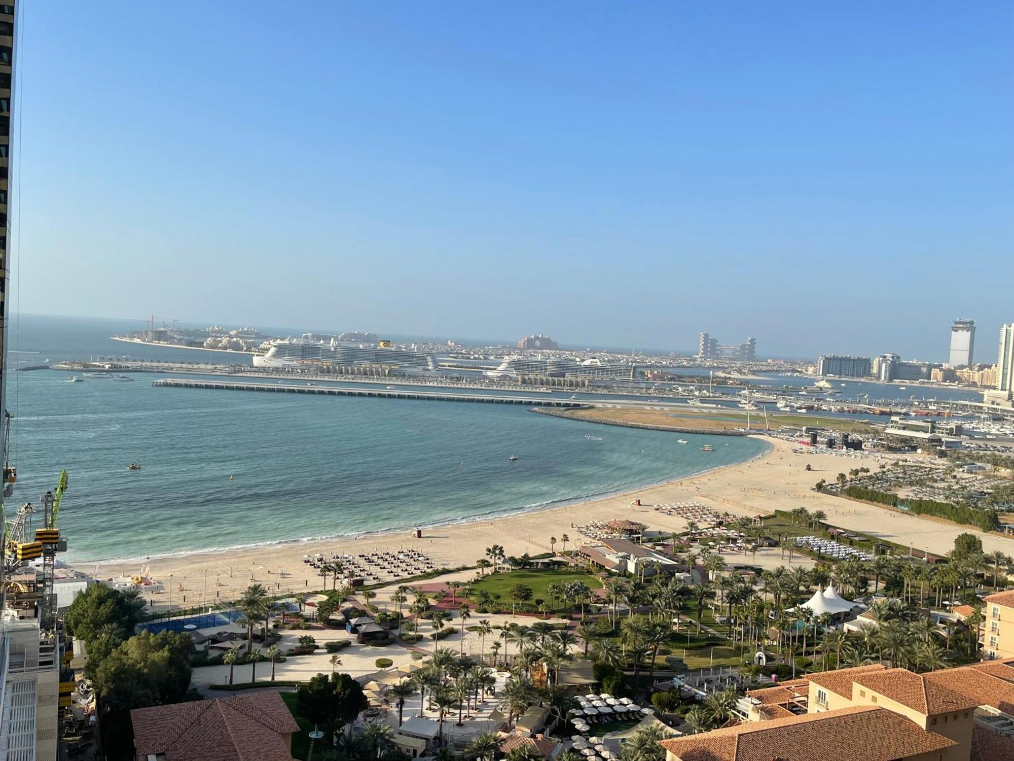 Seaview Beach Hostel Jbr - Walk To Beach - Gym - Pool - Metro Station Dubai Exteriör bild