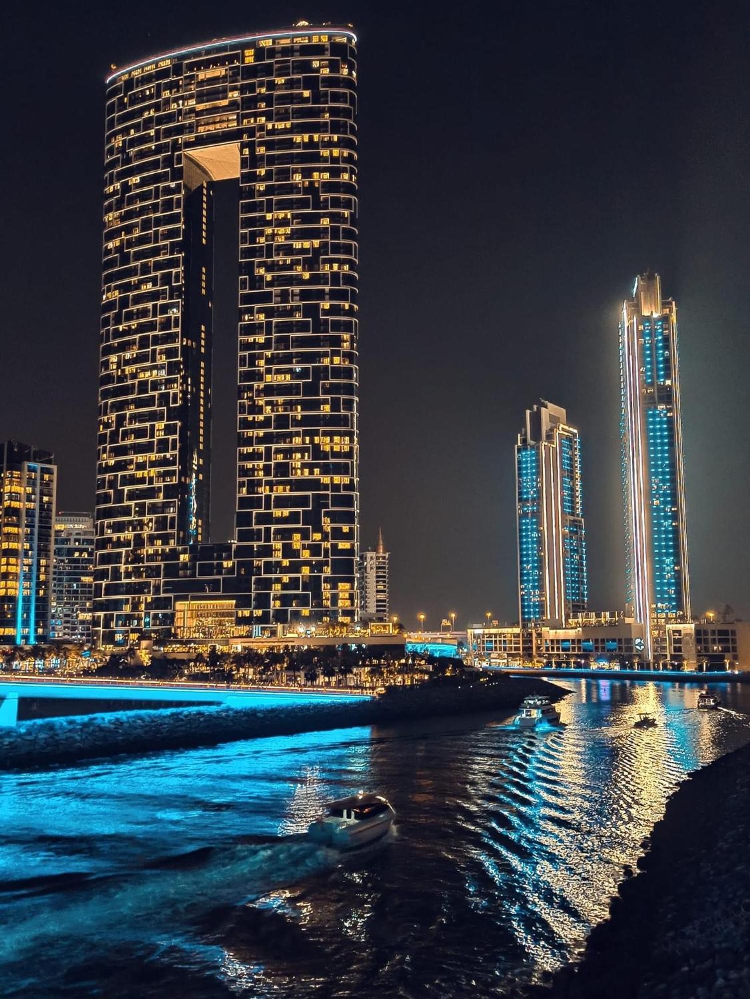 Seaview Beach Hostel Jbr - Walk To Beach - Gym - Pool - Metro Station Dubai Exteriör bild