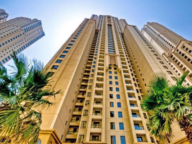 Seaview Beach Hostel Jbr - Walk To Beach - Gym - Pool - Metro Station Dubai Exteriör bild