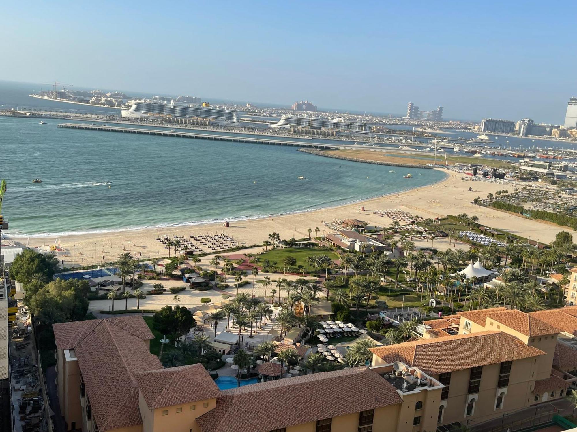 Seaview Beach Hostel Jbr - Walk To Beach - Gym - Pool - Metro Station Dubai Exteriör bild