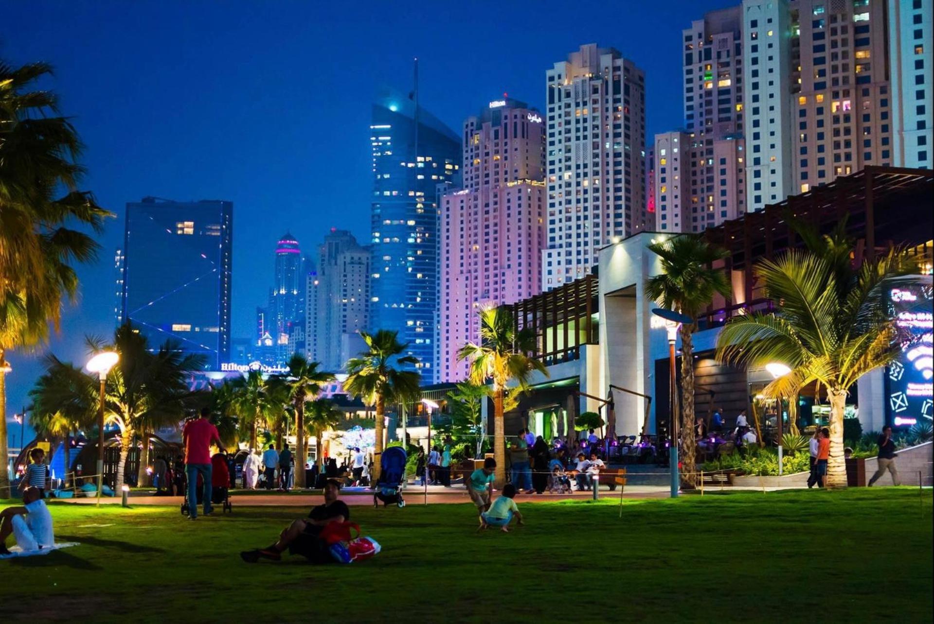 Seaview Beach Hostel Jbr - Walk To Beach - Gym - Pool - Metro Station Dubai Exteriör bild