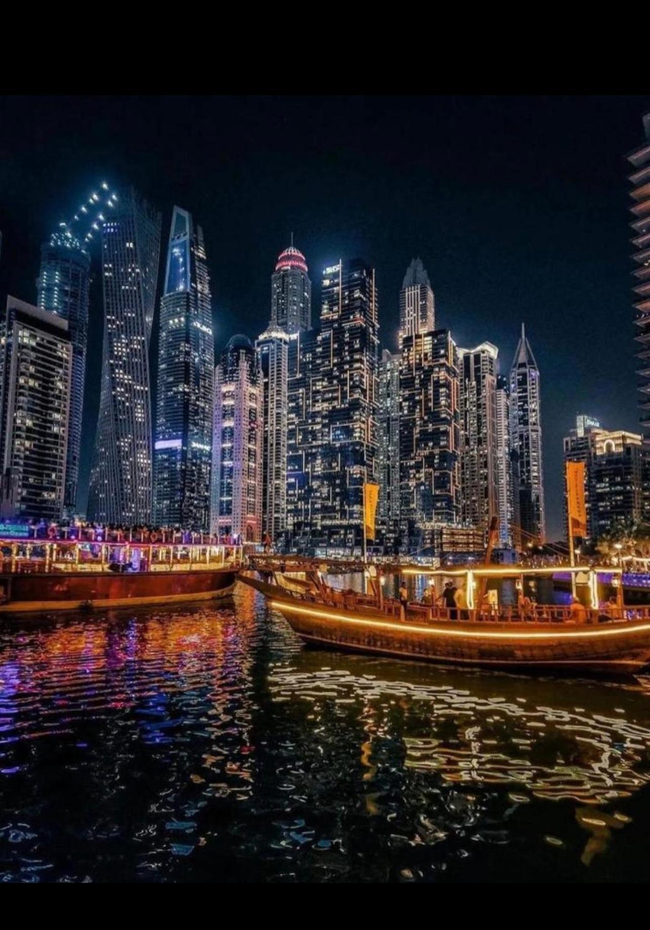 Seaview Beach Hostel Jbr - Walk To Beach - Gym - Pool - Metro Station Dubai Exteriör bild